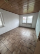 Aus alt mach neu - verwandeln Sie dieses großzügige Haus - Wohnzimmer