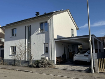 Modernes Familienhaus mit PV-Anlage, Wärmepumpe & Outdoor-Küche, 79576 Weil, Einfamilienhaus
